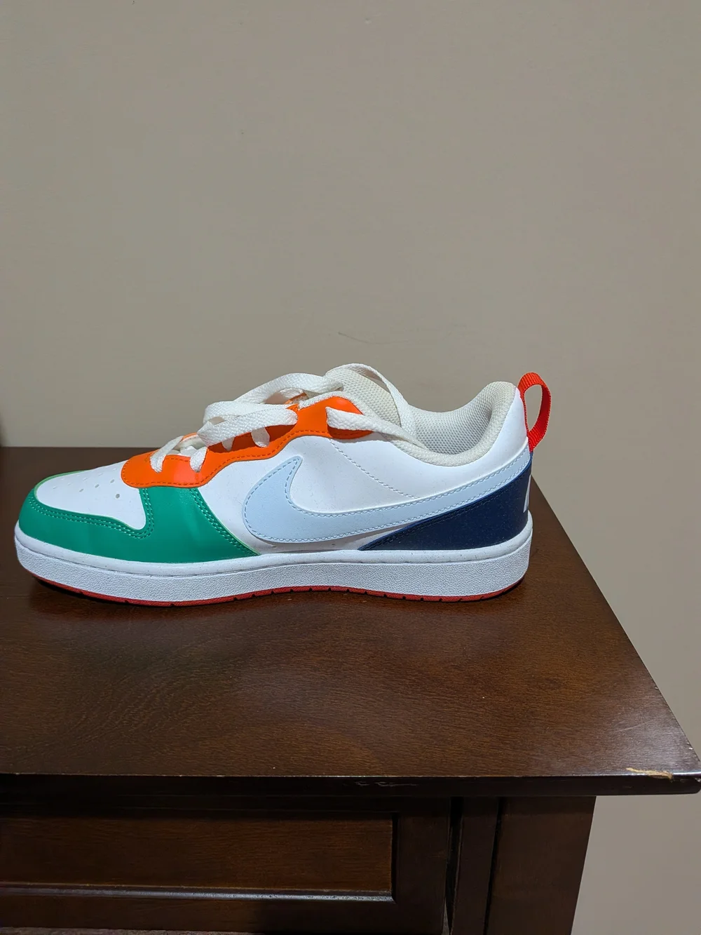Kids 7 Nike Court 